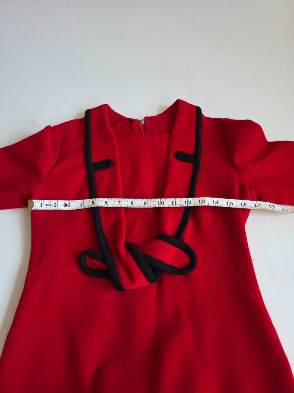 Vintage Red Sheath Dress 80s-90s w/Bow. 1960s Mod Inspired or from 1960s. AS IS. - Picture 5 of 9